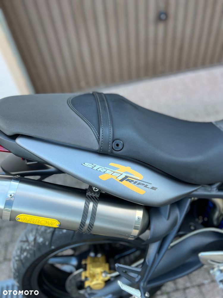 Triumph Street Triple - 10