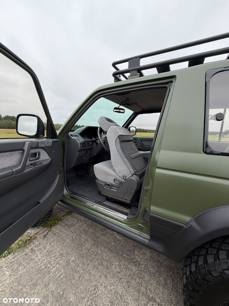 Mitsubishi Pajero - 19