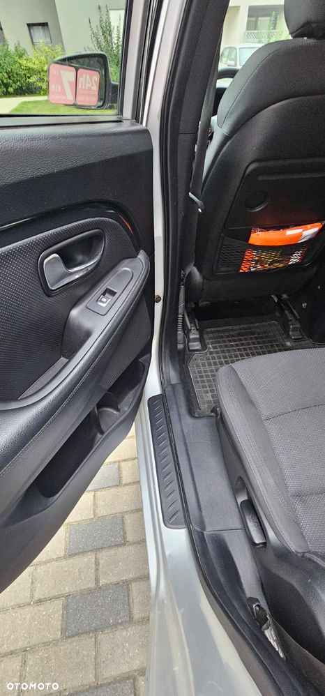 Kia Carens 1.7 CRDi L - 20