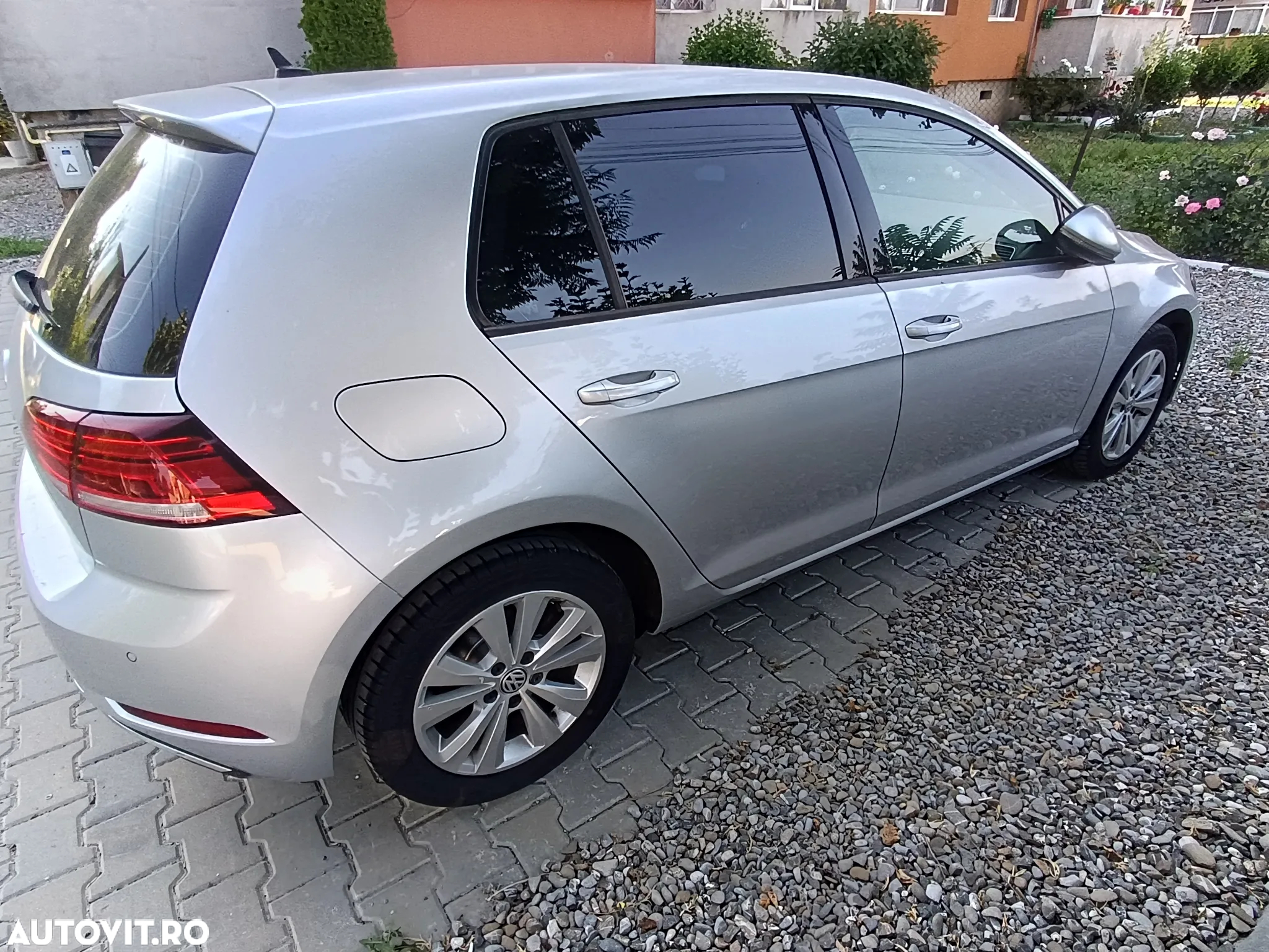 Volkswagen Golf 1.6 TDI Comfortline - 3