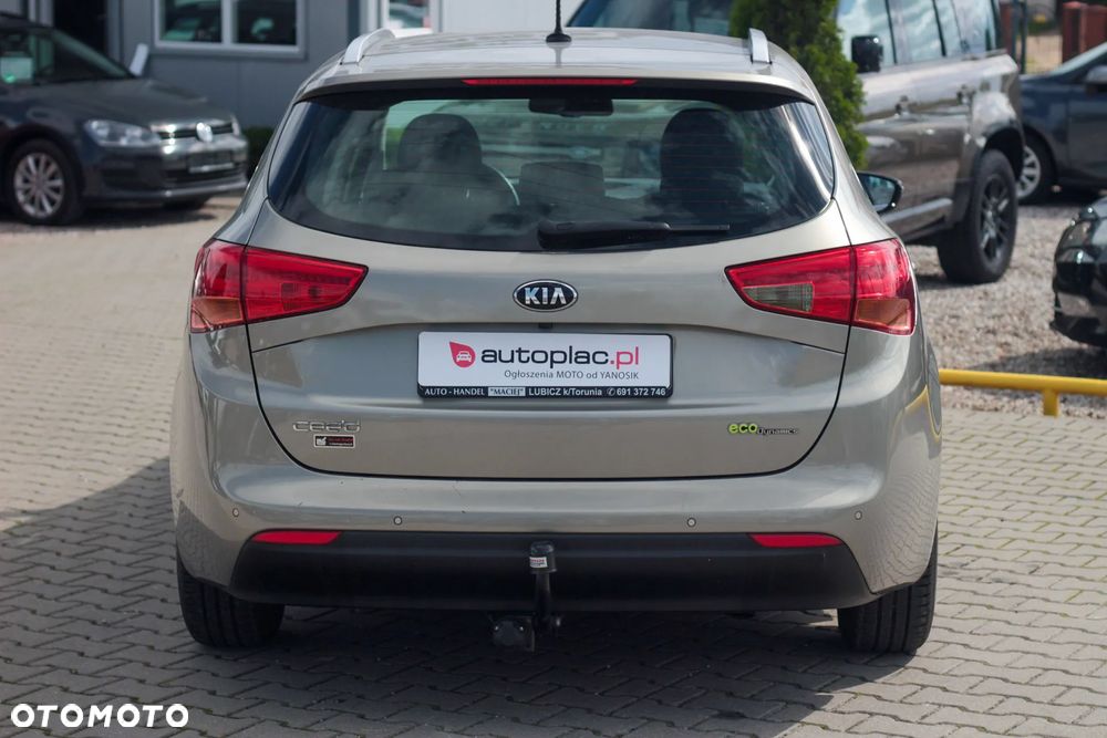 Kia Ceed 1.6 GDI Dream Team Edition - 5