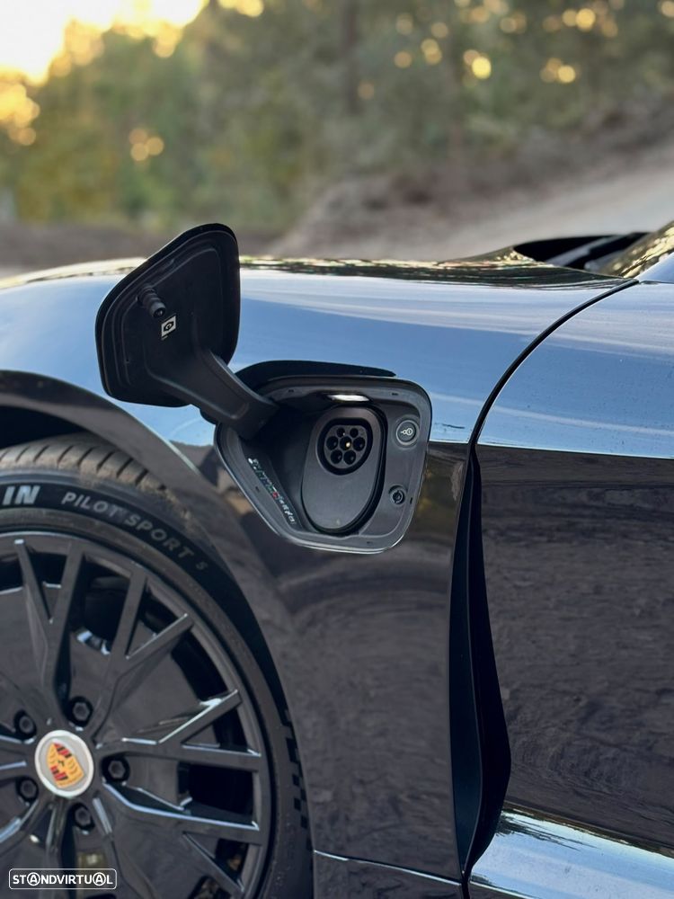 Porsche Taycan - 13