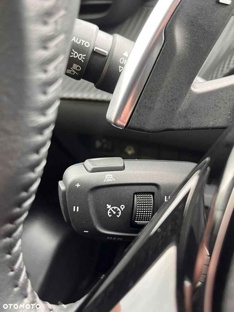 Peugeot 208 - 15