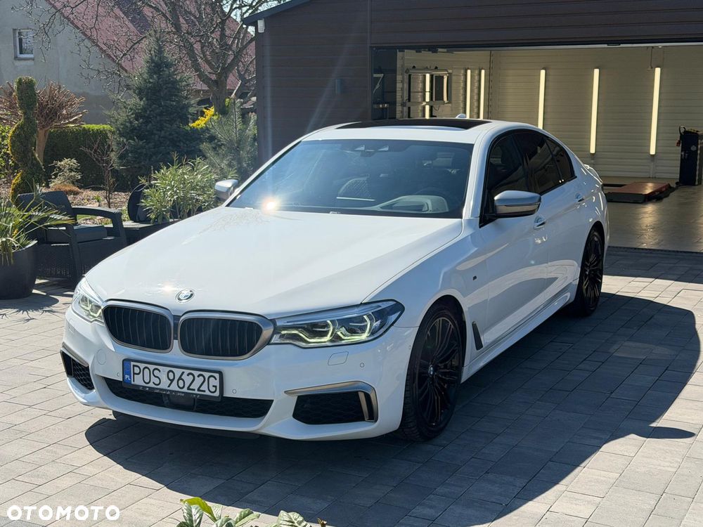 BMW Seria 5 M550i xDrive sport - 10