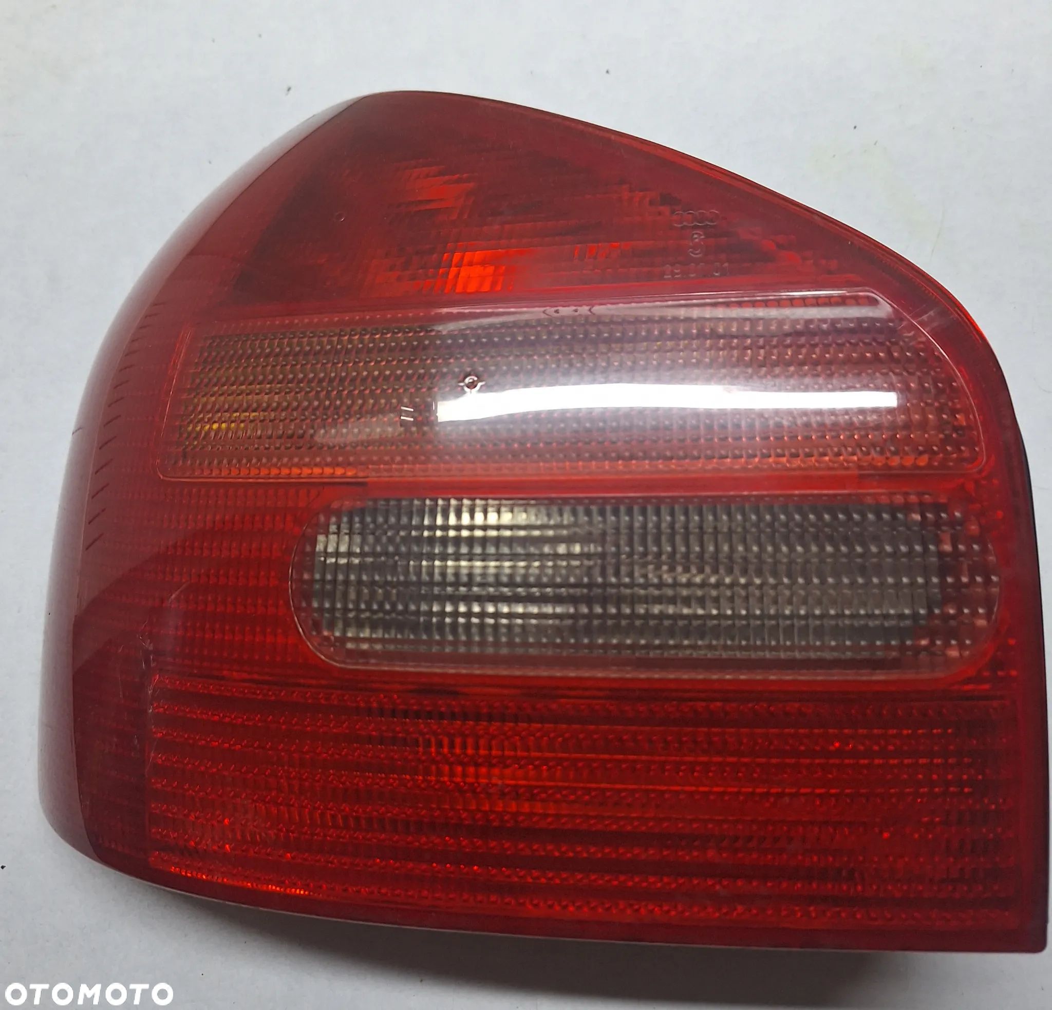 LAMPA PRAWY ,LEWY TYŁ -AUDI A3/8L-1996-99 ROK/ PRZED LIFTEM - 1