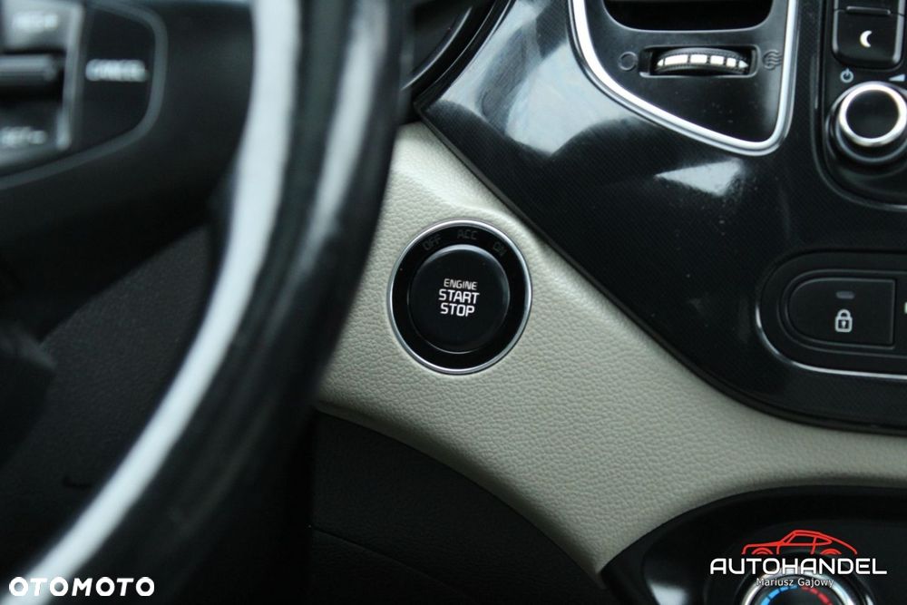 Kia Carens - 17