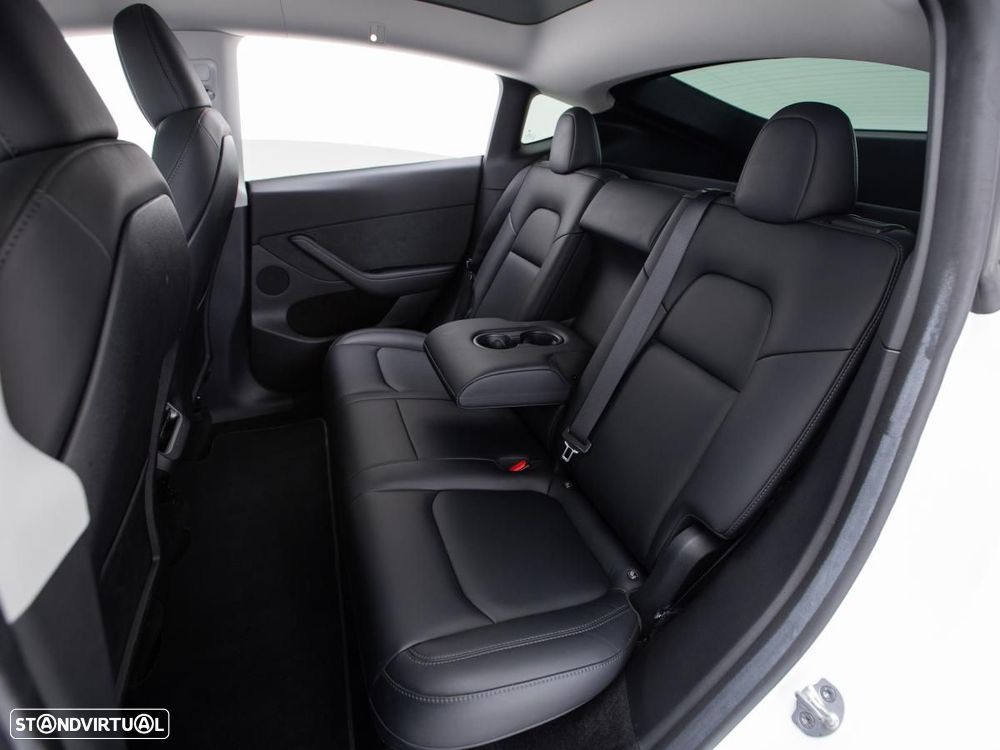 Tesla Model Y RWD - 12
