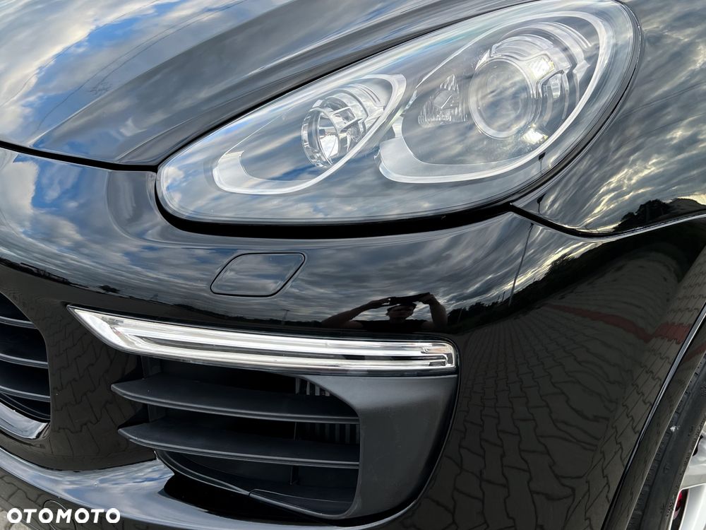 Porsche Cayenne Diesel Platinum Edition - 14