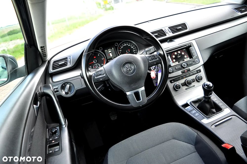Volkswagen Passat - 15