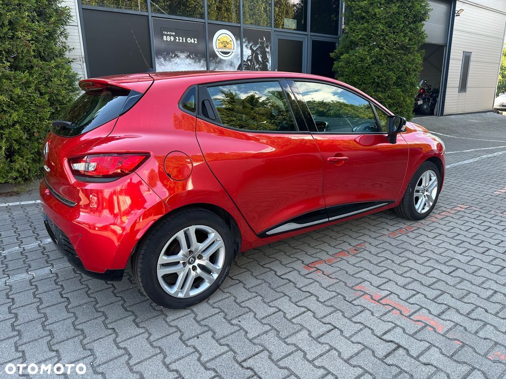 Renault Clio 1.2 16V 75 LIMITED - 8