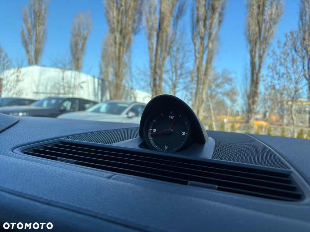 Porsche Panamera 4 Platinum Edition - 32