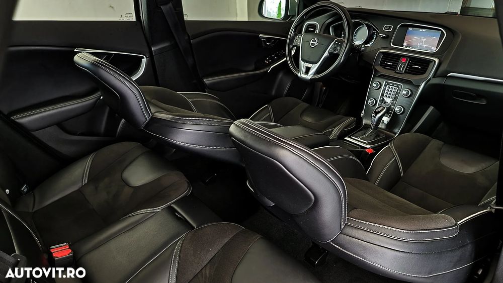 Volvo V40 D3 Geartronic RDesign - 13
