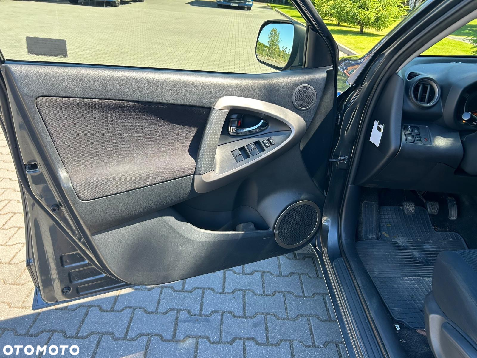 Toyota RAV4 2.2 D-4D Sol - 12