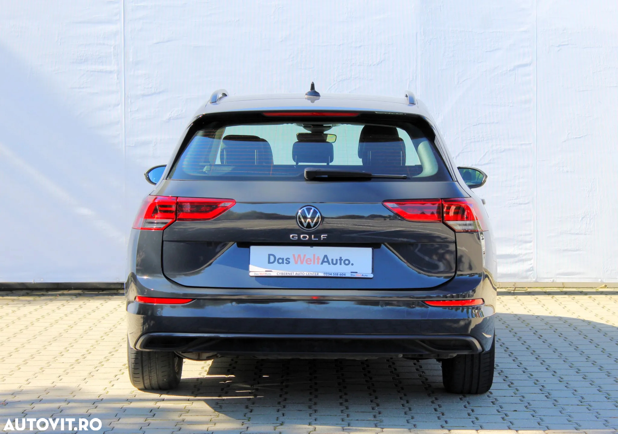 Volkswagen Golf - 8