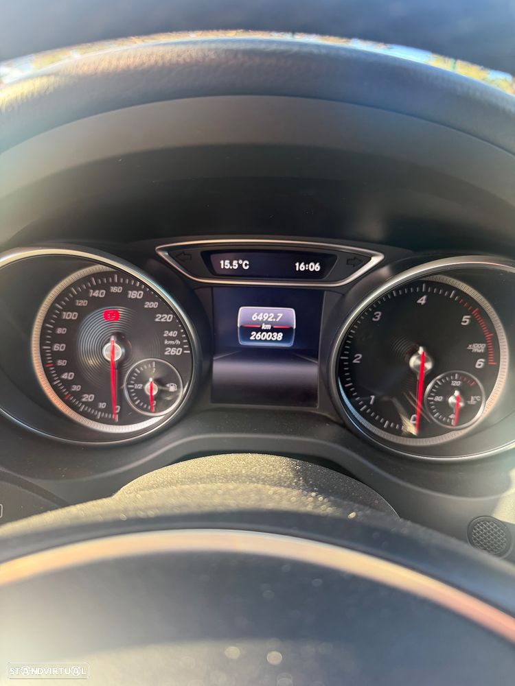 Mercedes-Benz CLA 180 d Shooting Brake Urban - 12