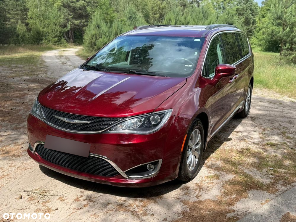 Chrysler Pacifica - 9