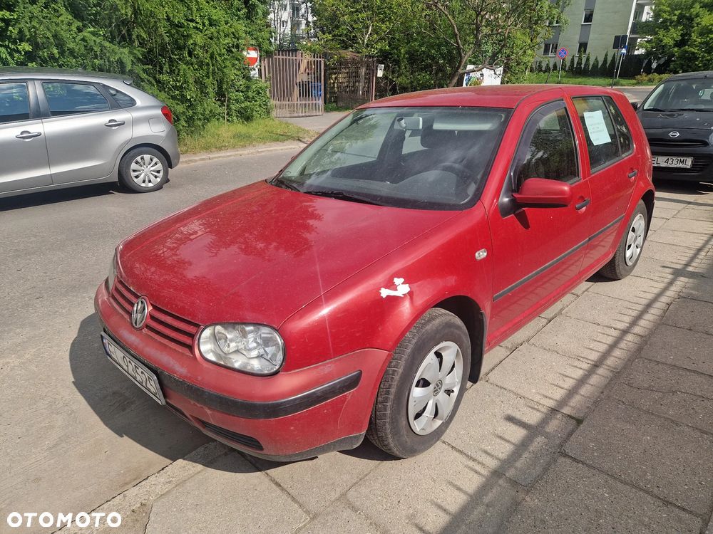 Volkswagen Golf - 1