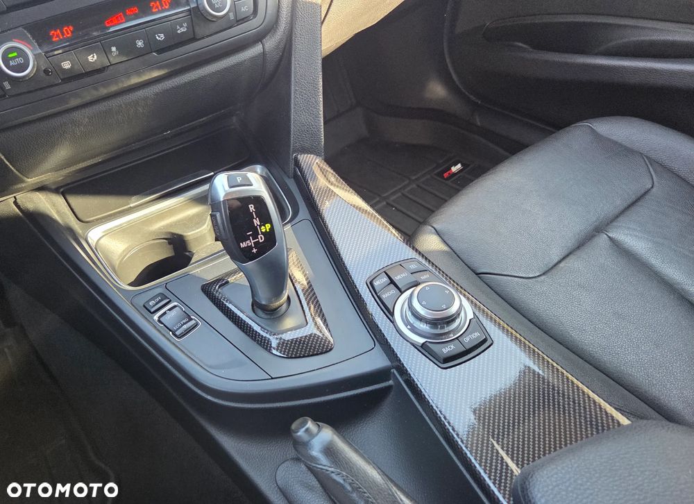 BMW Seria 3 320d DPF Edition Fleet Sport - 17