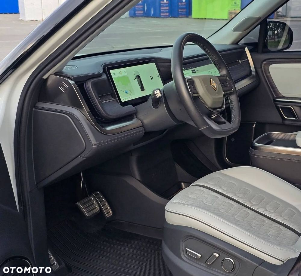 Rivian R1S - 10