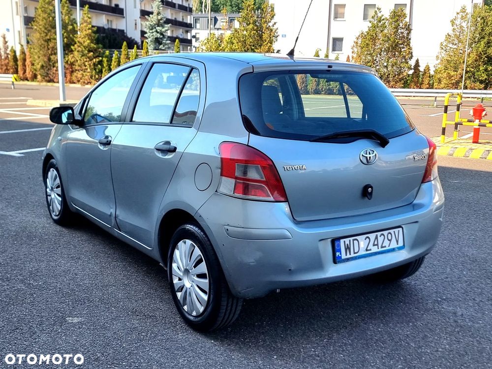 Toyota Yaris 1.0 Entry - 2