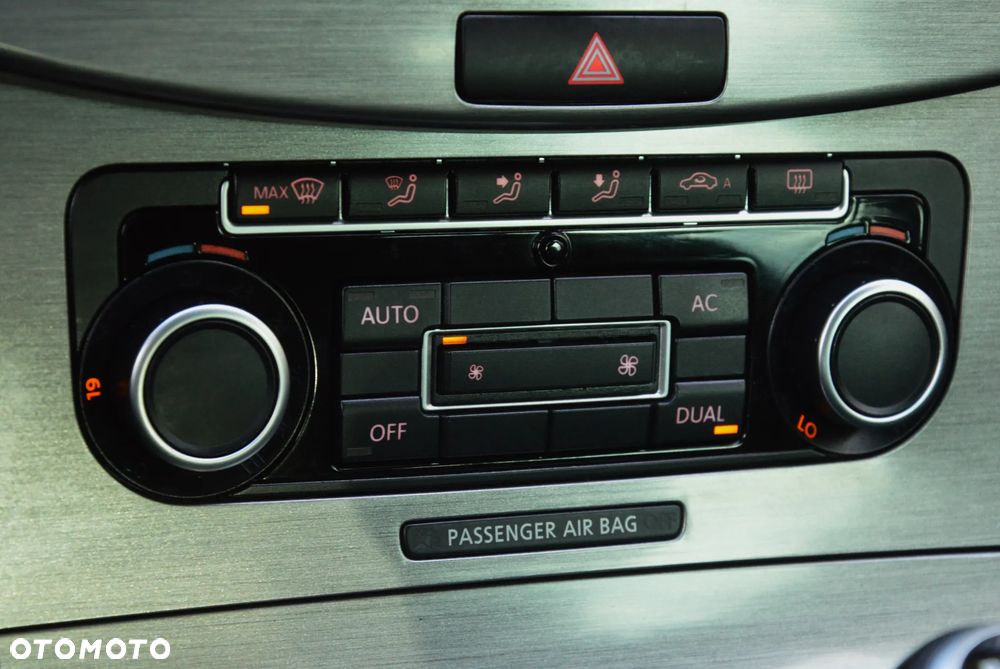 Volkswagen Passat - 25