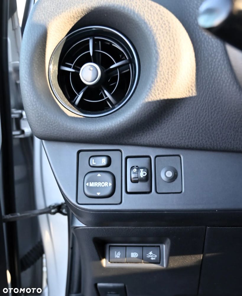 Toyota Yaris - 26