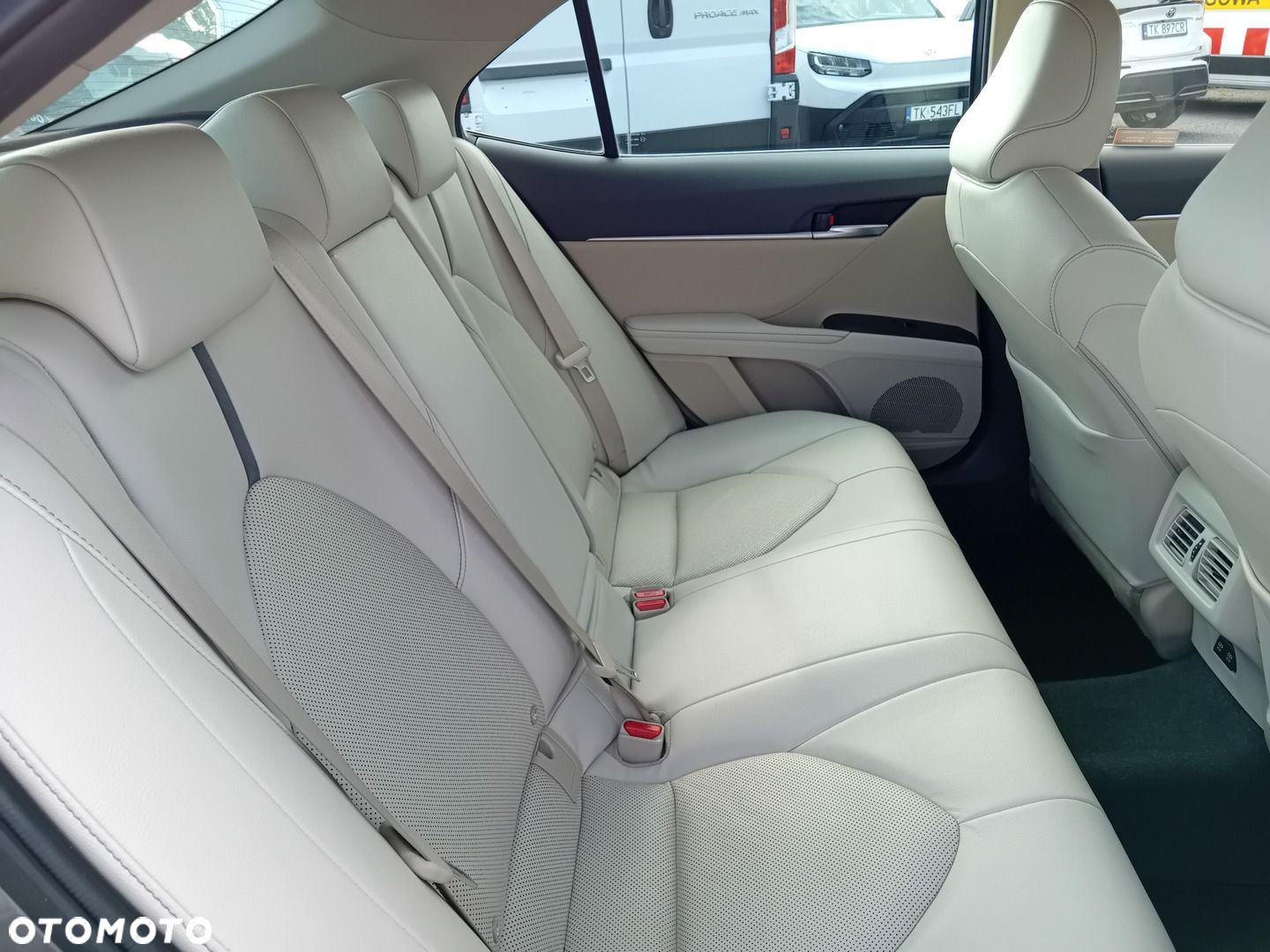 Toyota Camry 2.5 Hybrid Executive CVT - 30