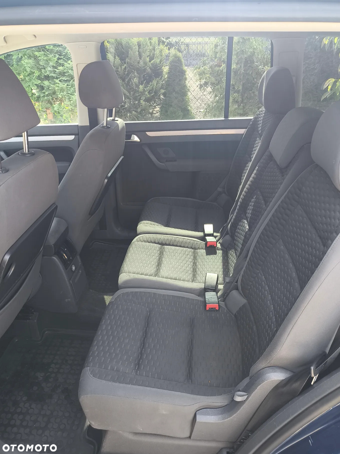 Volkswagen Touran - 16