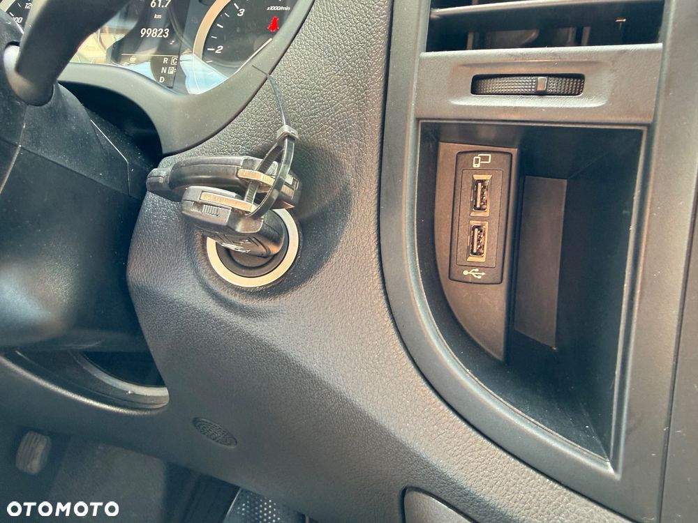 Mercedes-Benz VITO - 20