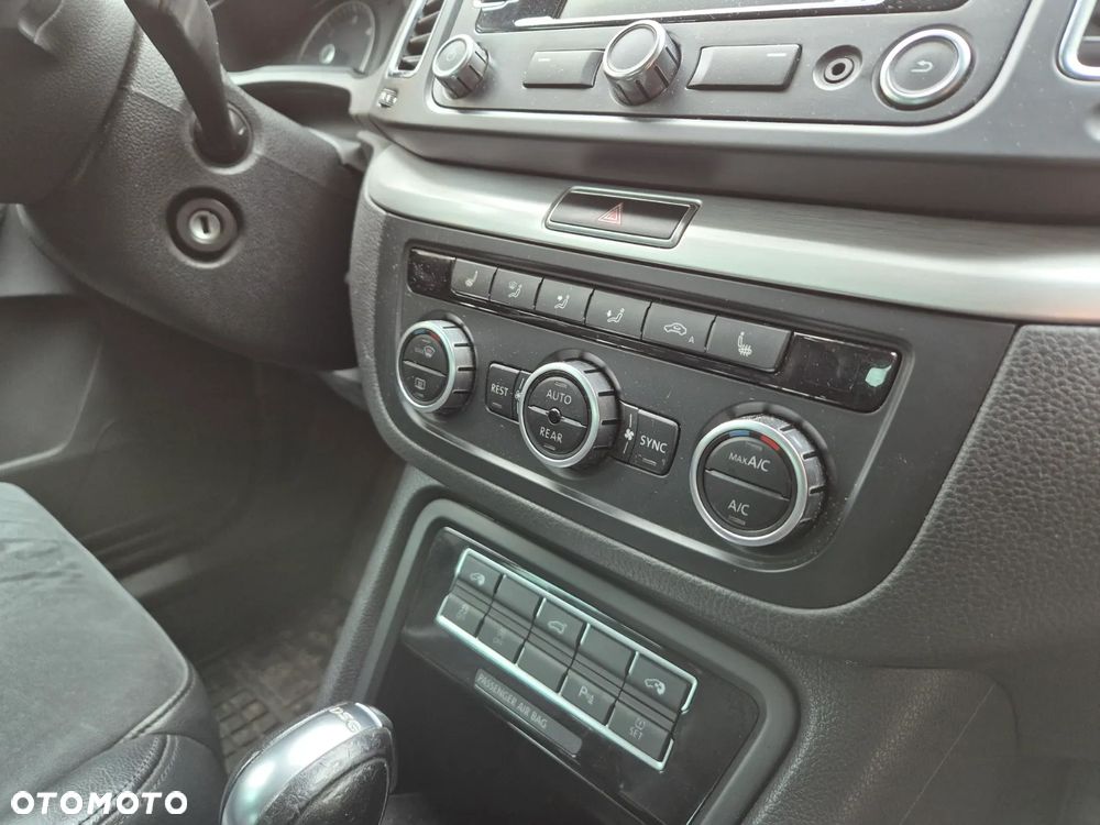 Volkswagen Sharan 2.0 TDI Highline DSG - 24