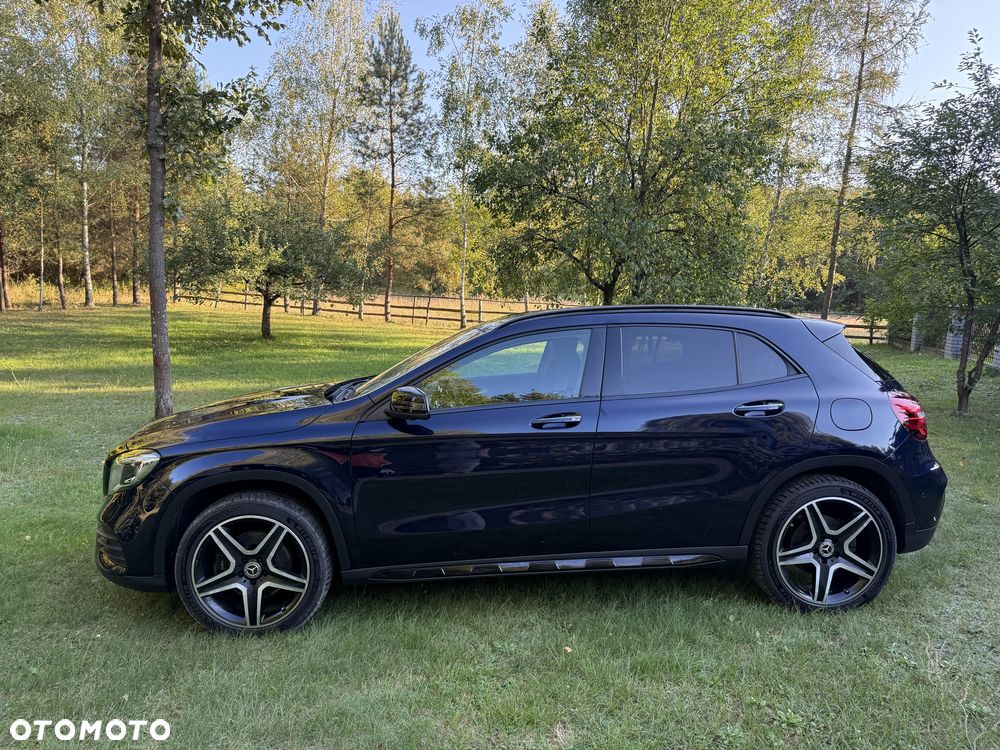 Mercedes-Benz GLA - 2