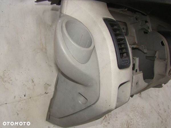 Schowek uchwyt na napoje kubek osłona bezpieczników Opel Vivaro Renault Trafic EU lewy