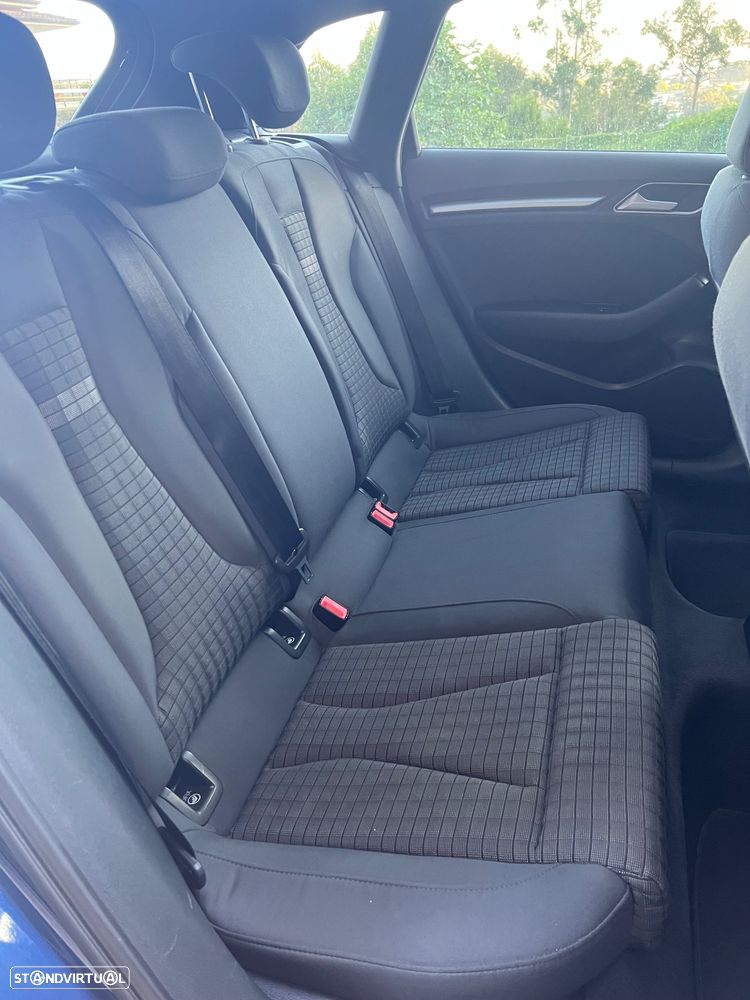 Audi A3 Sportback 1.6 TDI DPF S line Sport Pack - 19