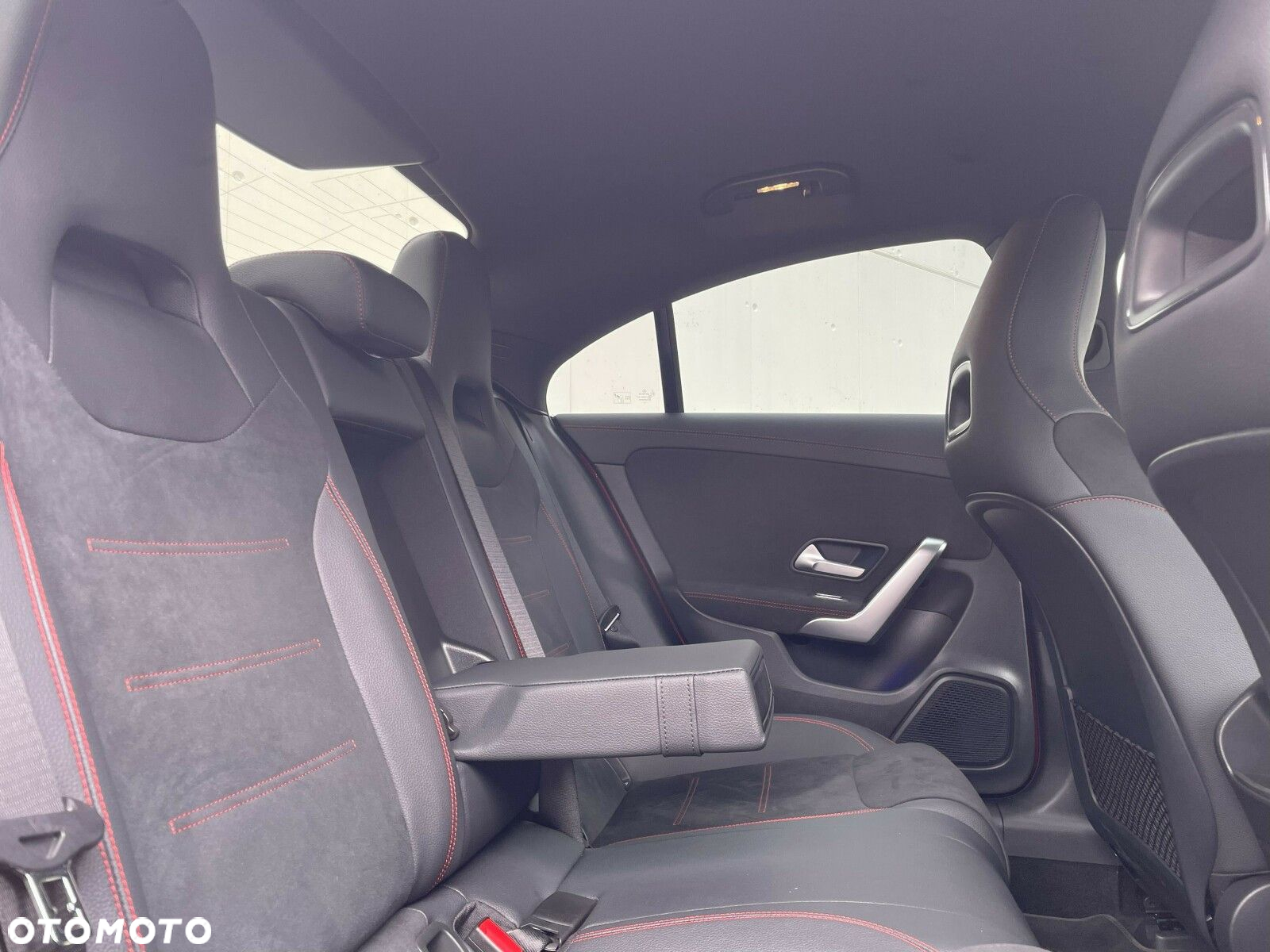 Mercedes-Benz CLA - 18