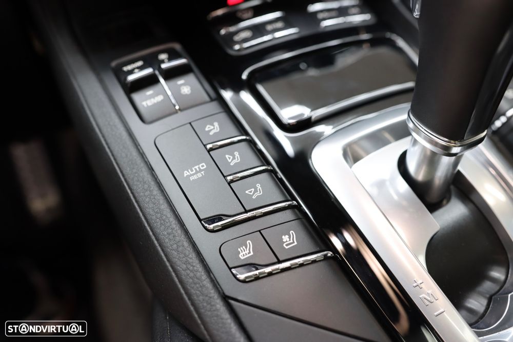 Porsche Cayenne - 21
