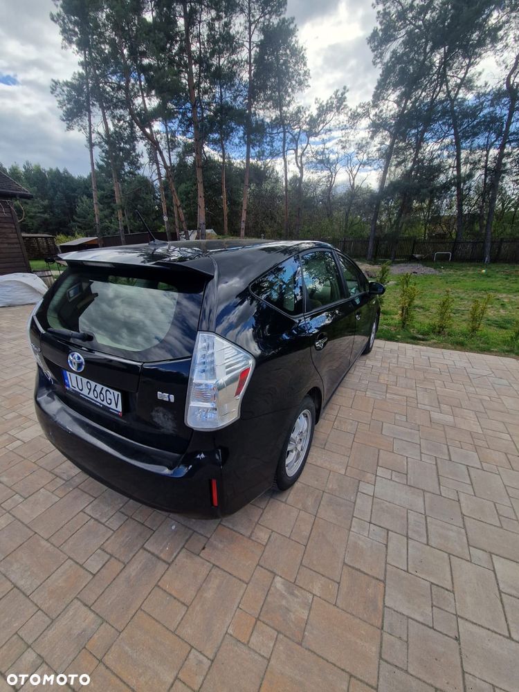 Toyota Prius+ (Hybrid) - 1