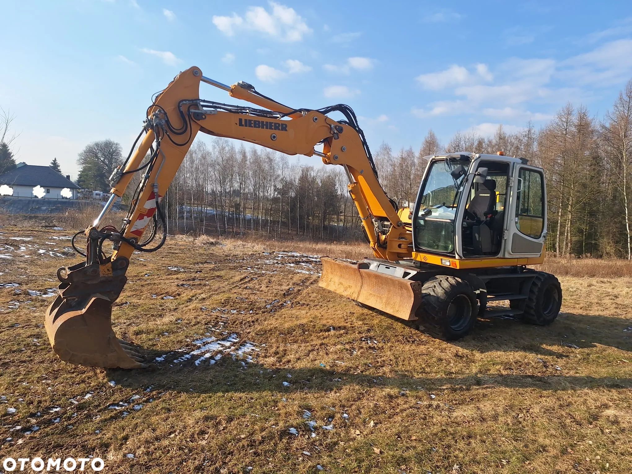 Liebherr A311 - 1