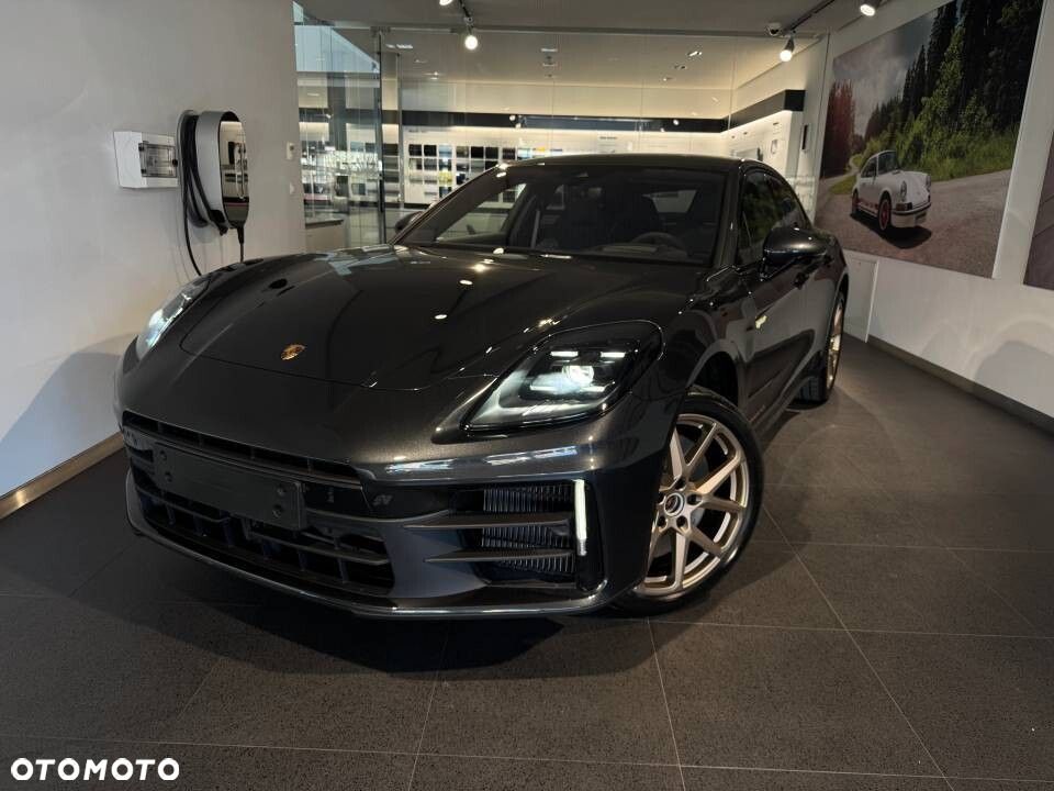 Porsche Panamera 4S E-Hybrid PHEV - 11