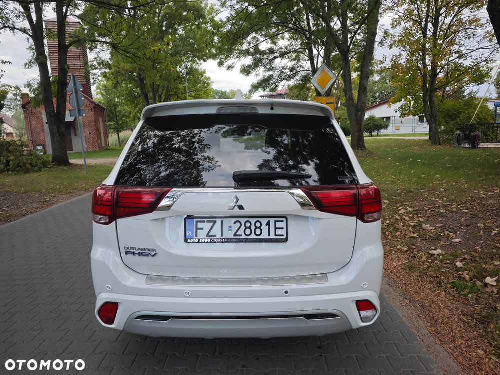 Mitsubishi Outlander 2.4 4WD Plug-In Hybrid Diamant+ - 5