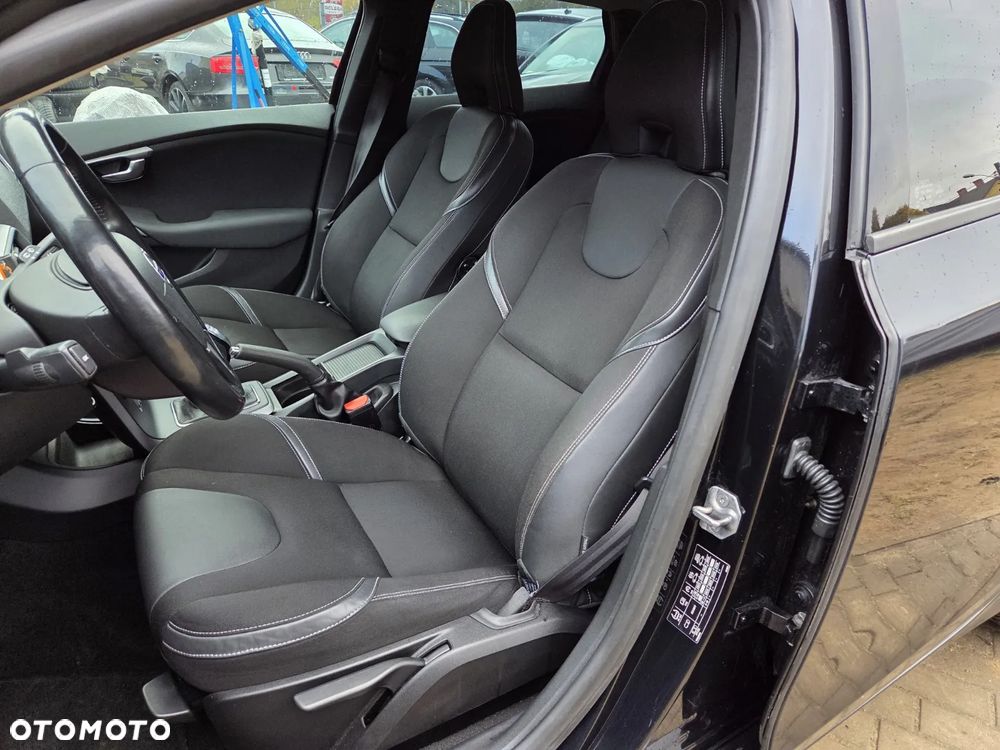 Volvo V40 D2 - 14