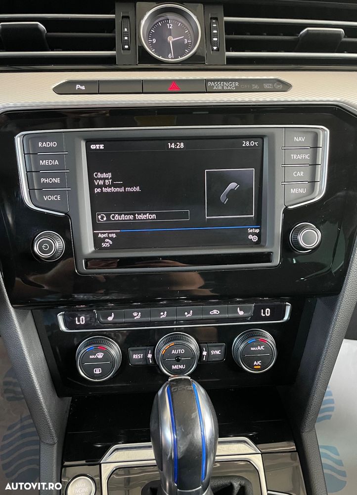 Volkswagen Passat - 32