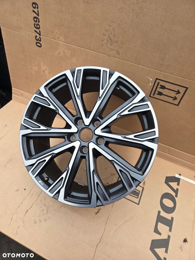 Felga Aluminiowa Audi A6 e-tron RS C9 21 Cali 85E601025AQ E- 9,1/2Jx21H2 ET 63 - 11