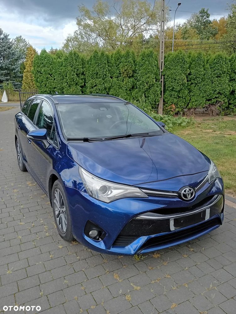 Toyota Avensis - 2