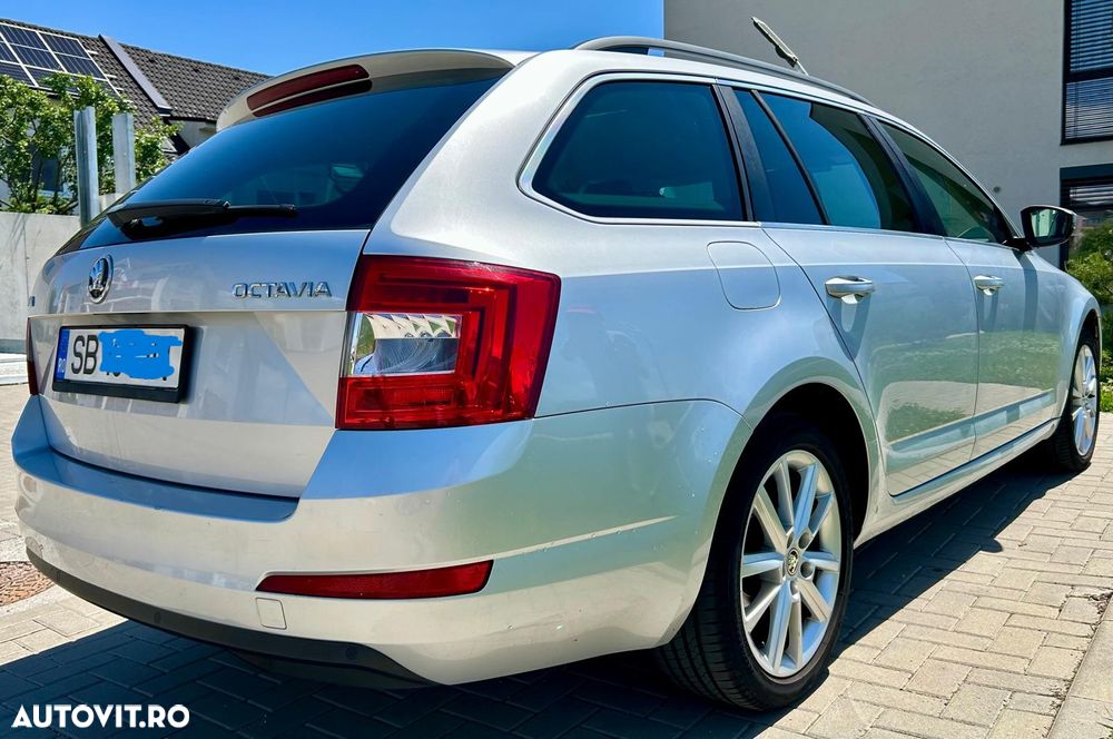 Skoda Octavia 1.6 TDI DSG Style - 2