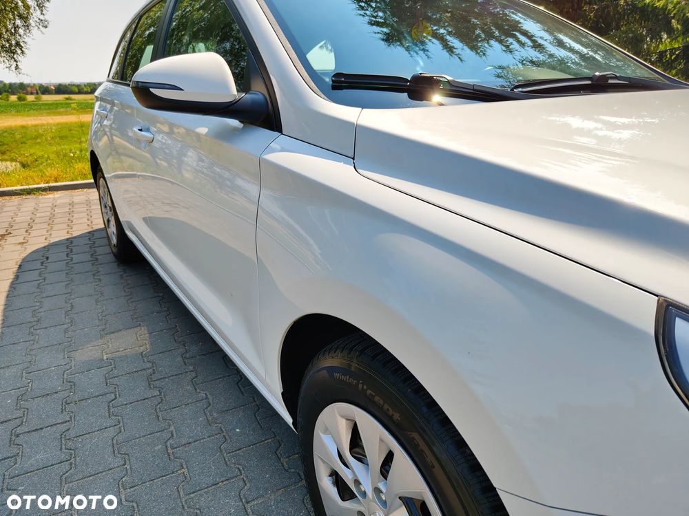 Hyundai i30 1.6 D Classic + - 11