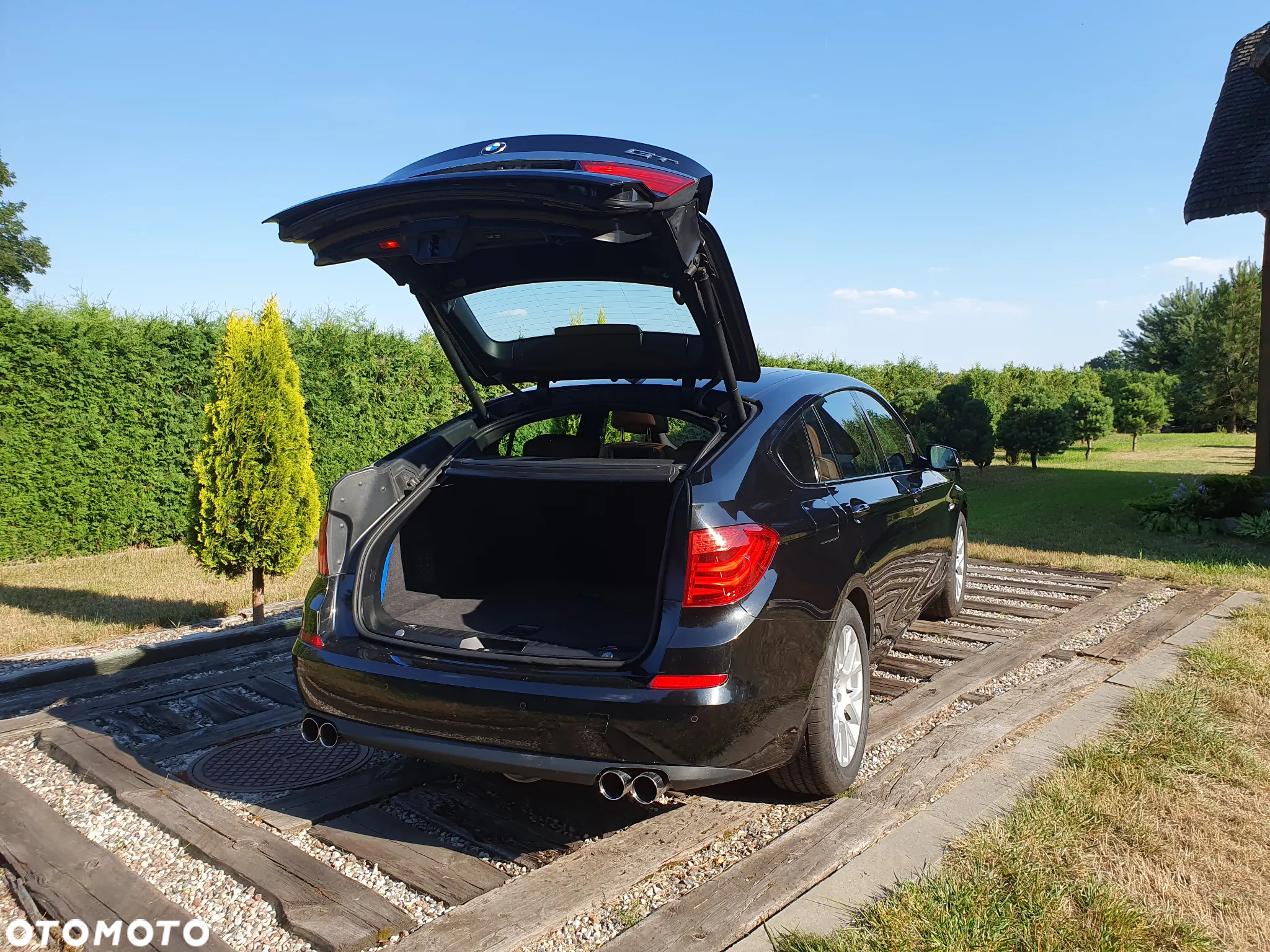 BMW Seria 5 550i - 5