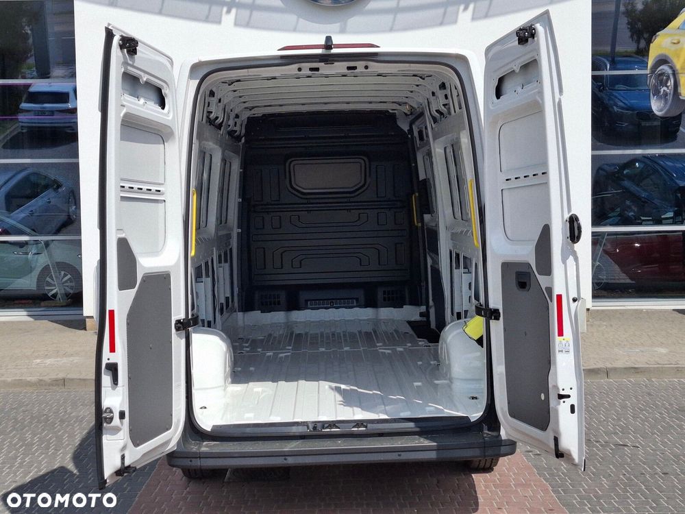 Volkswagen Crafter - 11