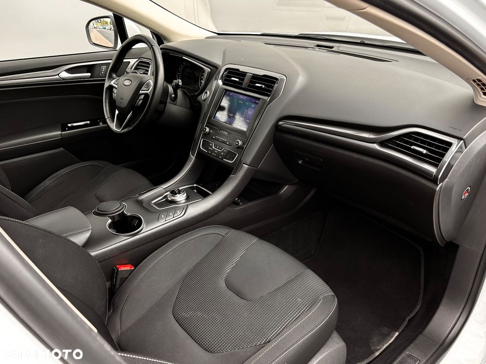 Ford Mondeo 2.0 EcoBlue Titanium - 27