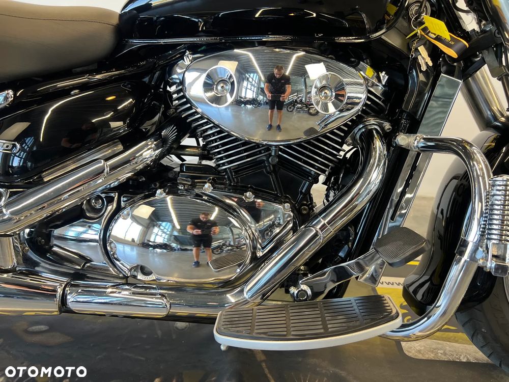 Suzuki Intruder - 21