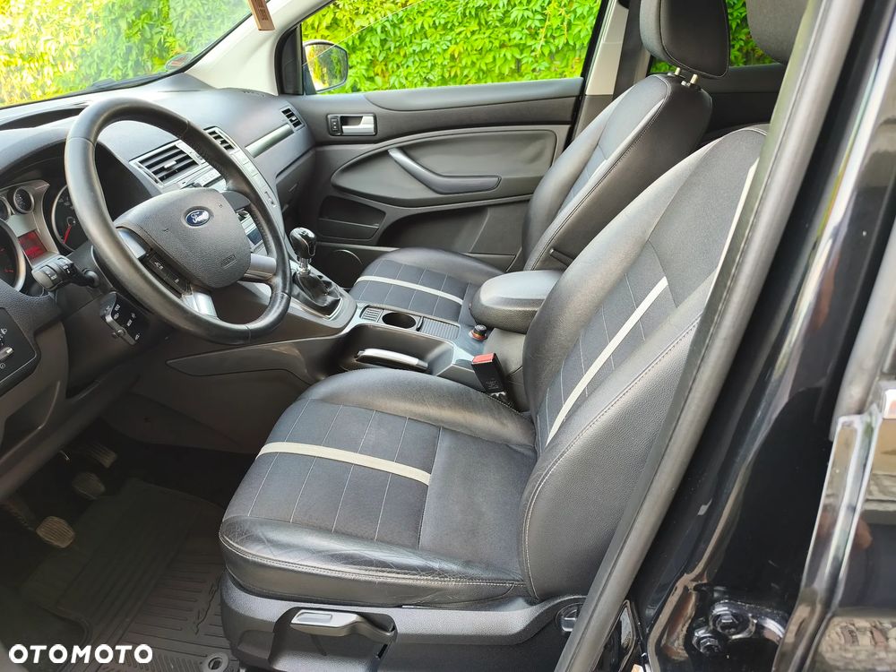 Ford Kuga 2.0 TDCi 2x4 Titanium - 11
